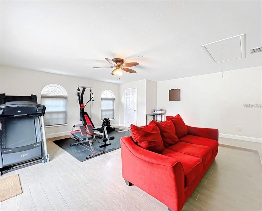 For Sale: $580,000 (3 beds, 2 baths, 1996 Square Feet)