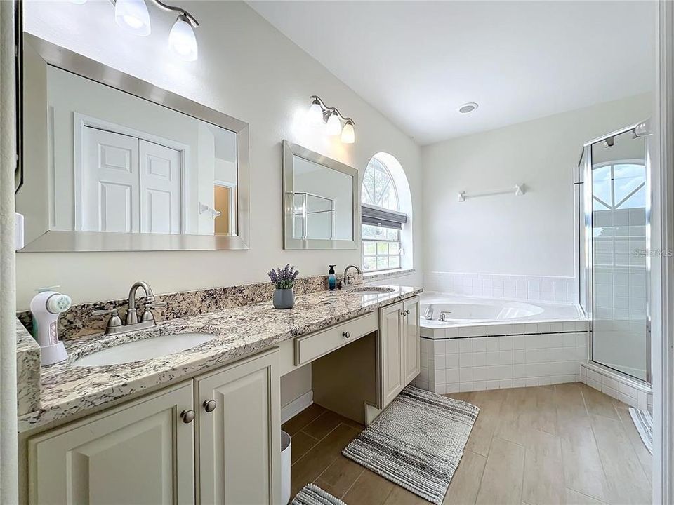 For Sale: $580,000 (3 beds, 2 baths, 1996 Square Feet)