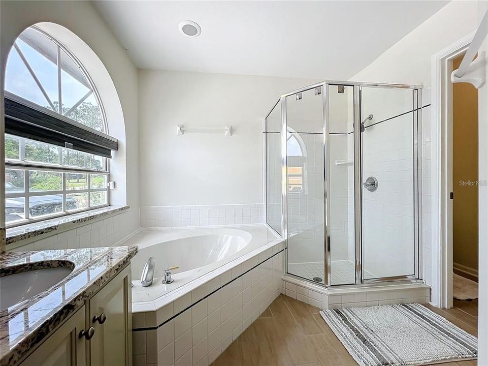 For Sale: $580,000 (3 beds, 2 baths, 1996 Square Feet)