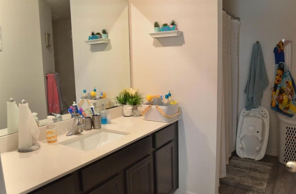 На продажу: $275,000 (3 спален, 2 ванн, 1563 Квадратных фут)