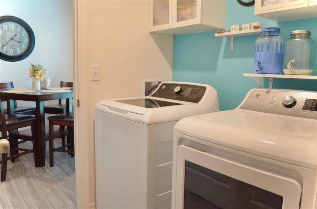 На продажу: $275,000 (3 спален, 2 ванн, 1563 Квадратных фут)