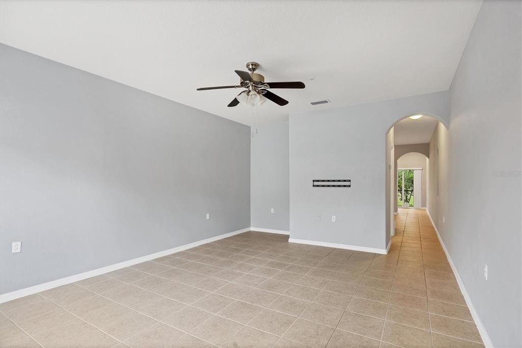 На продажу: $215,000 (2 спален, 2 ванн, 1539 Квадратных фут)