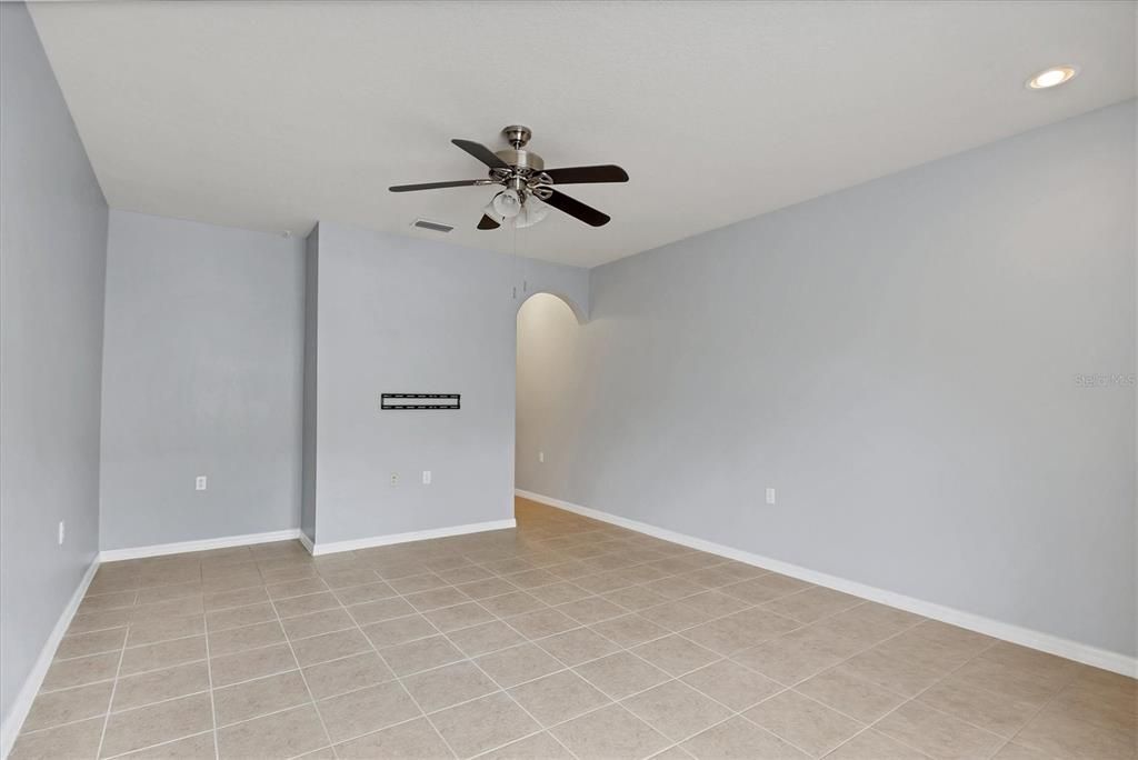 На продажу: $215,000 (2 спален, 2 ванн, 1539 Квадратных фут)