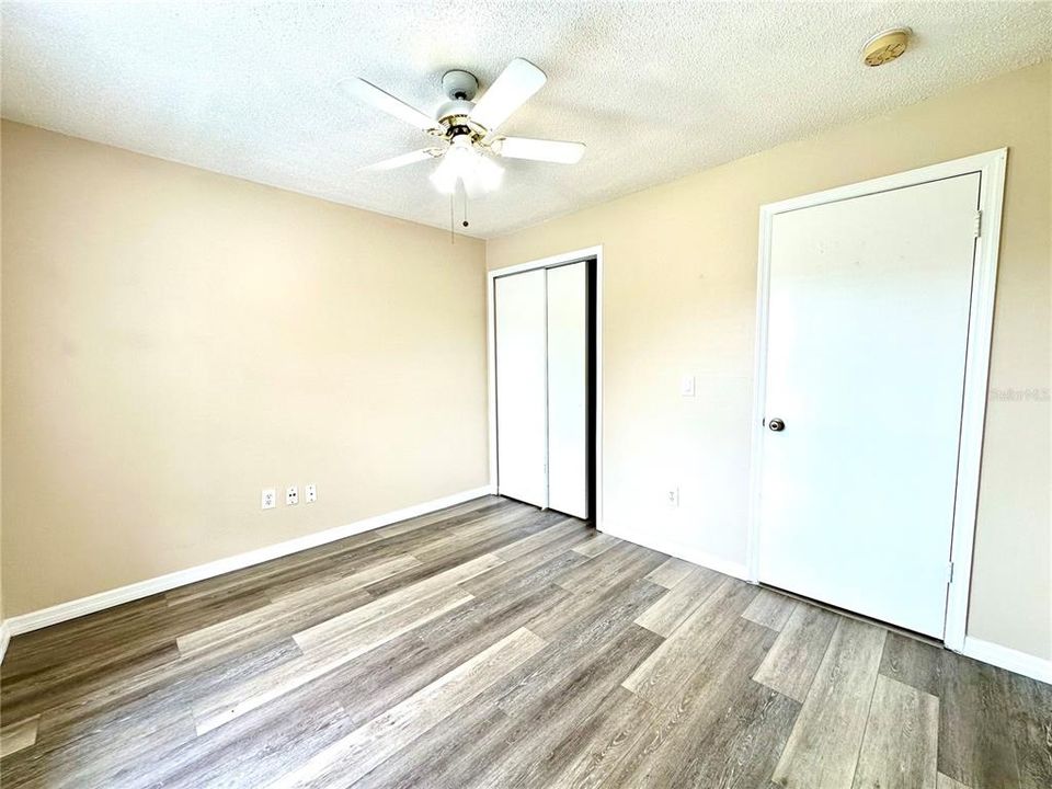 Active With Contract: $270,000 (3 beds, 2 baths, 1163 Square Feet)