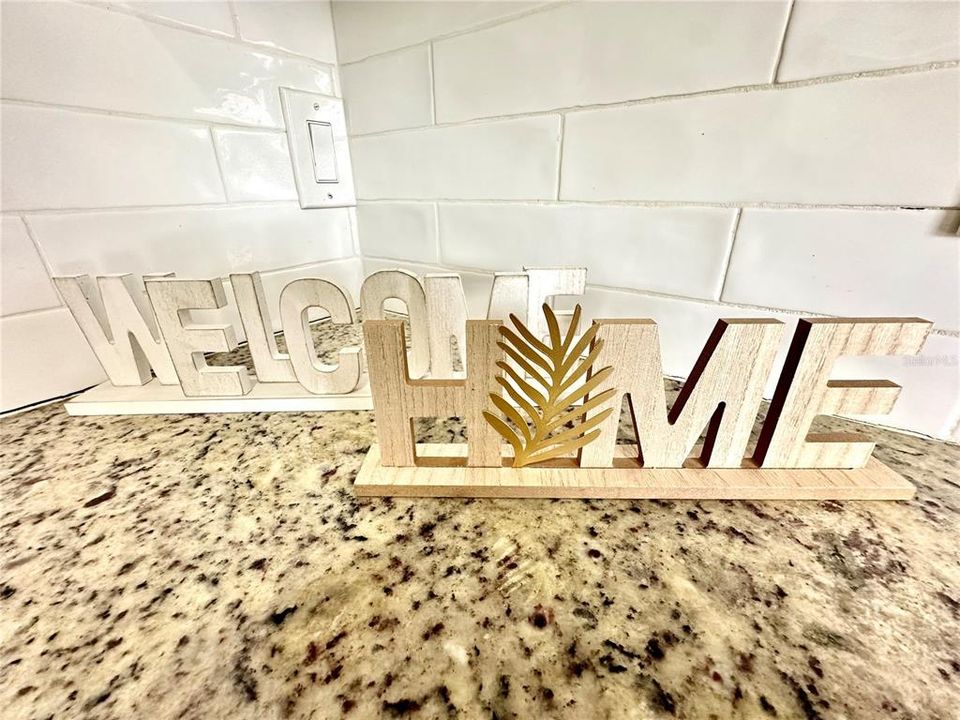 Active With Contract: $270,000 (3 beds, 2 baths, 1163 Square Feet)