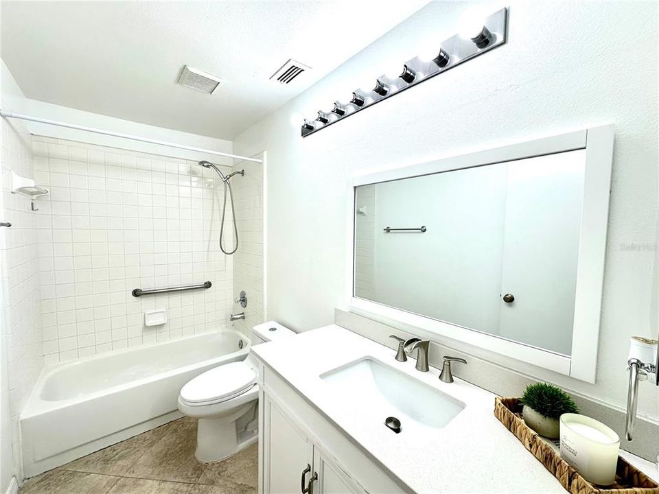 Active With Contract: $270,000 (3 beds, 2 baths, 1163 Square Feet)