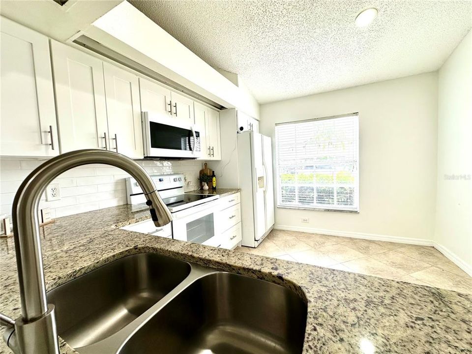 Active With Contract: $270,000 (3 beds, 2 baths, 1163 Square Feet)