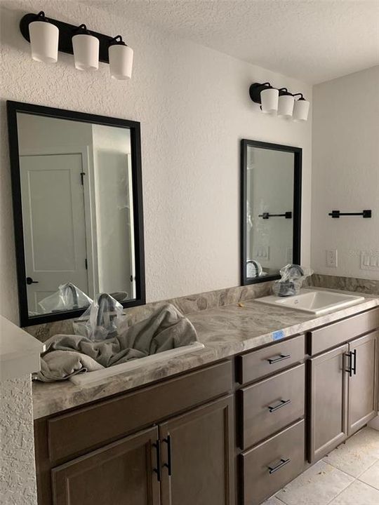 На продажу: $337,250 (4 спален, 2 ванн, 2151 Квадратных фут)