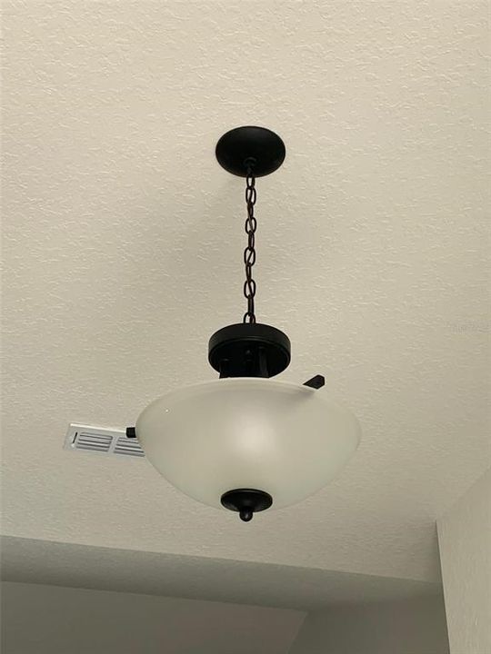 На продажу: $337,250 (4 спален, 2 ванн, 2151 Квадратных фут)