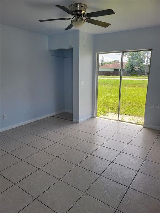 For Rent: $950 (0 beds, 1 baths, 326 Square Feet)