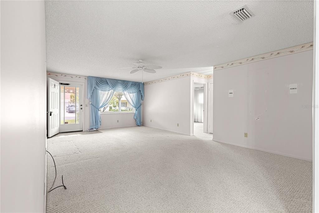 Active With Contract: $145,000 (2 beds, 2 baths, 1748 Square Feet)