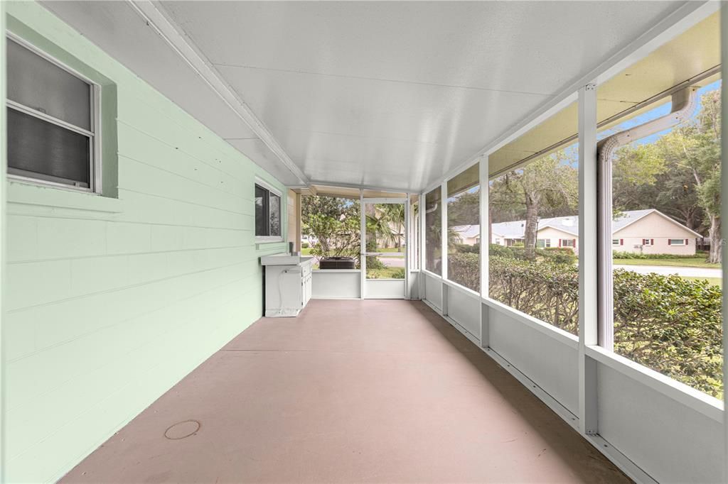 Active With Contract: $145,000 (2 beds, 2 baths, 1748 Square Feet)