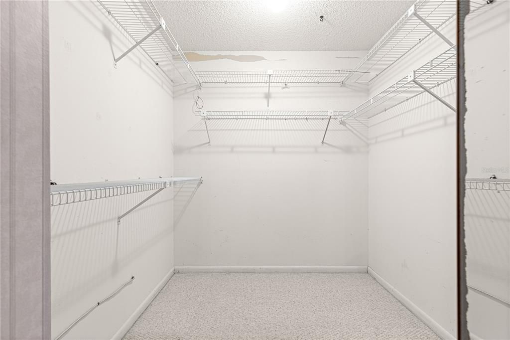 Active With Contract: $145,000 (2 beds, 2 baths, 1748 Square Feet)