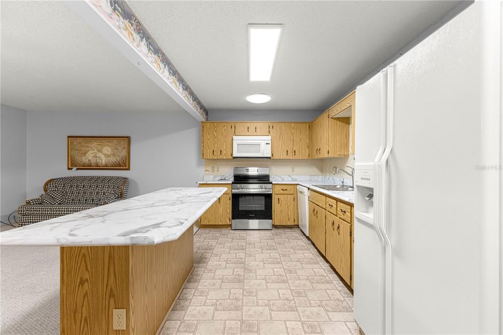 Active With Contract: $145,000 (2 beds, 2 baths, 1748 Square Feet)