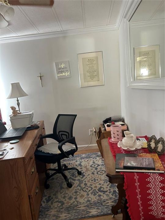 合同活跃: $199,999 (3 贝兹, 2 浴室, 1560 平方英尺)