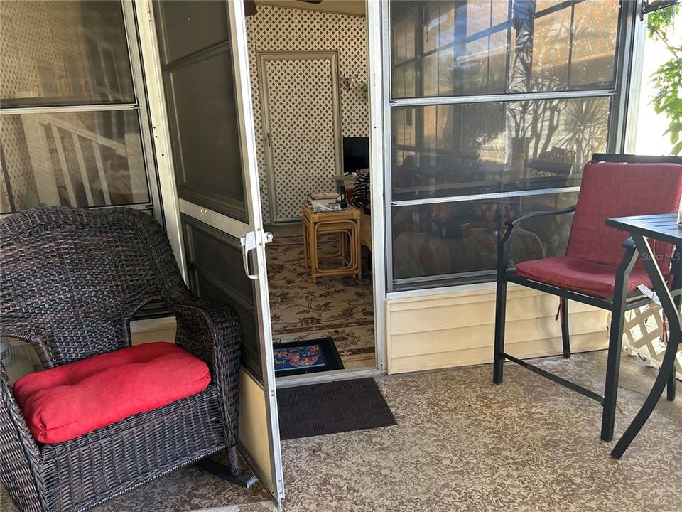 合同活跃: $199,999 (3 贝兹, 2 浴室, 1560 平方英尺)