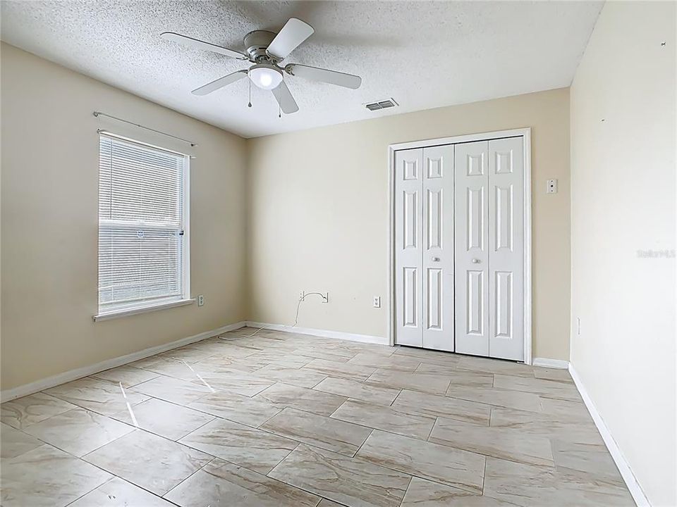 待售: $310,000 (4 贝兹, 3 浴室, 2101 平方英尺)