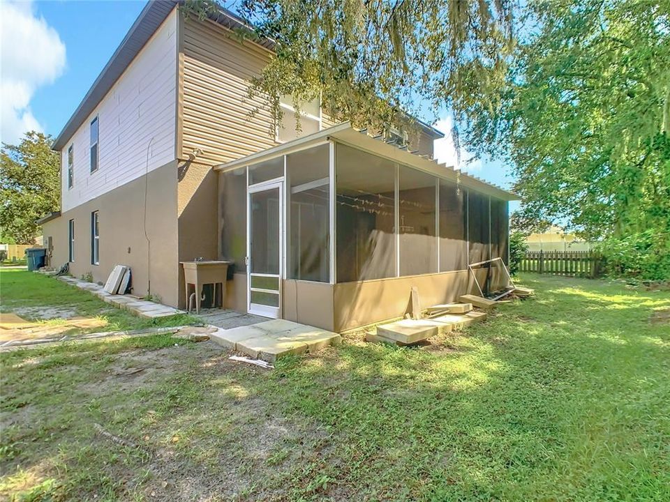 待售: $310,000 (4 贝兹, 3 浴室, 2101 平方英尺)