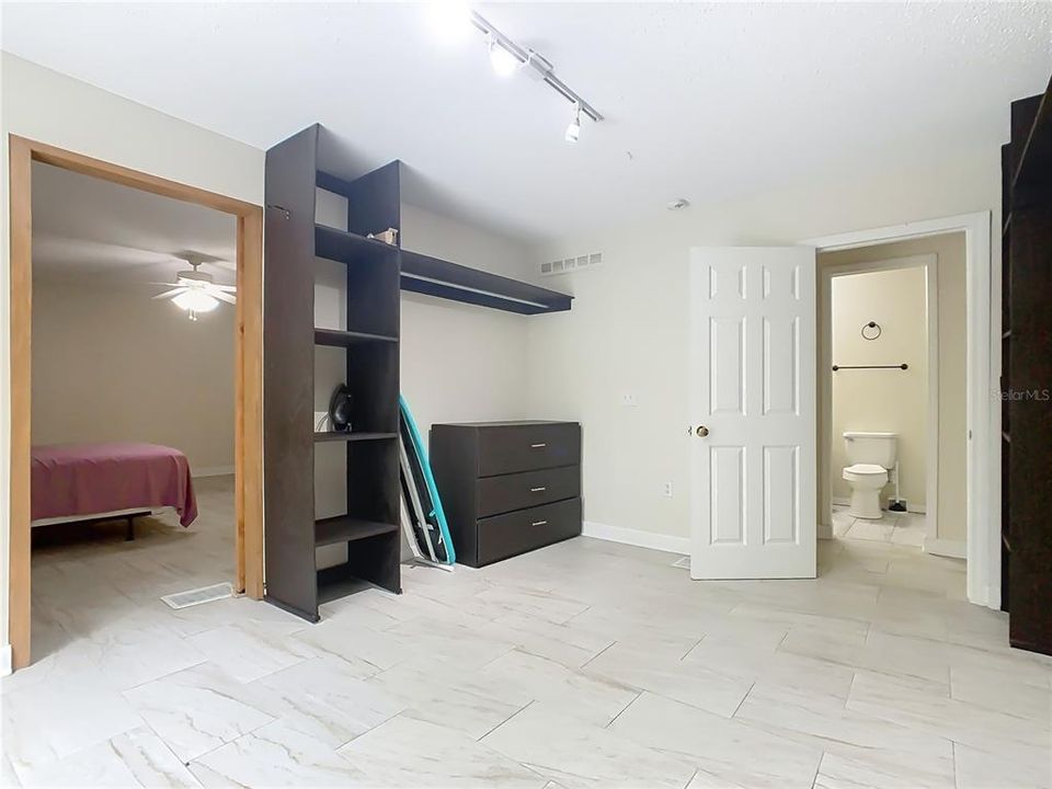 待售: $310,000 (4 贝兹, 3 浴室, 2101 平方英尺)