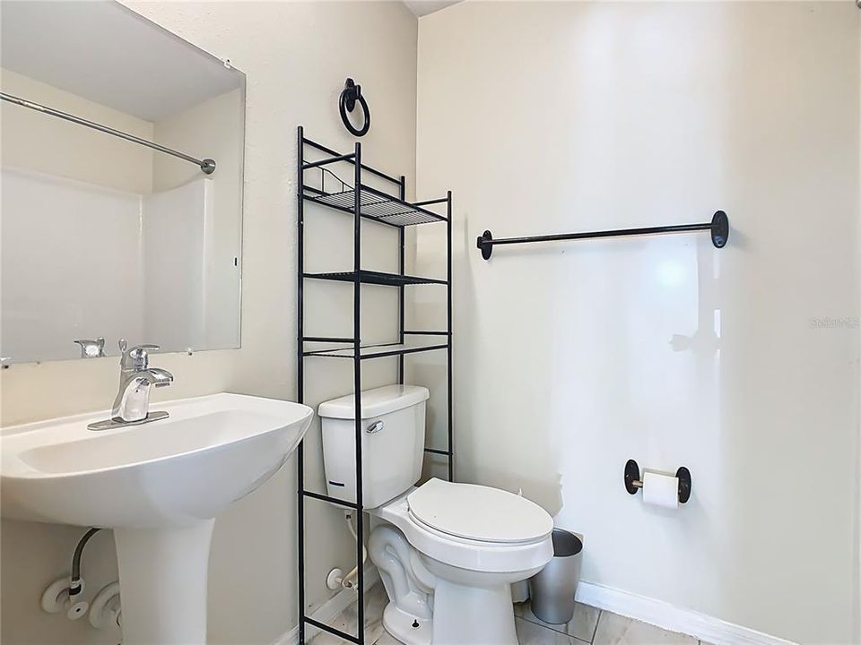 待售: $310,000 (4 贝兹, 3 浴室, 2101 平方英尺)