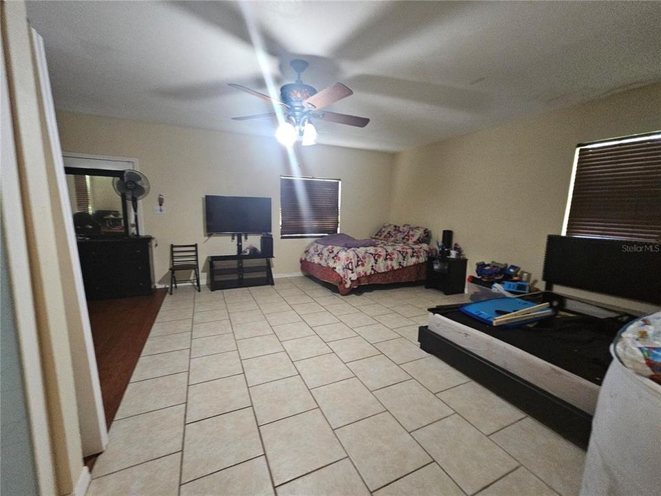 Activo con contrato: $295,000 (2 camas, 2 baños, 1624 Pies cuadrados)