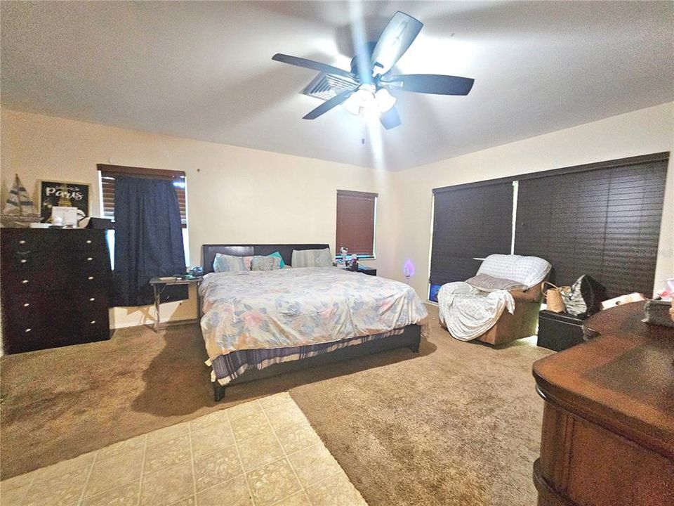 Activo con contrato: $295,000 (2 camas, 2 baños, 1624 Pies cuadrados)