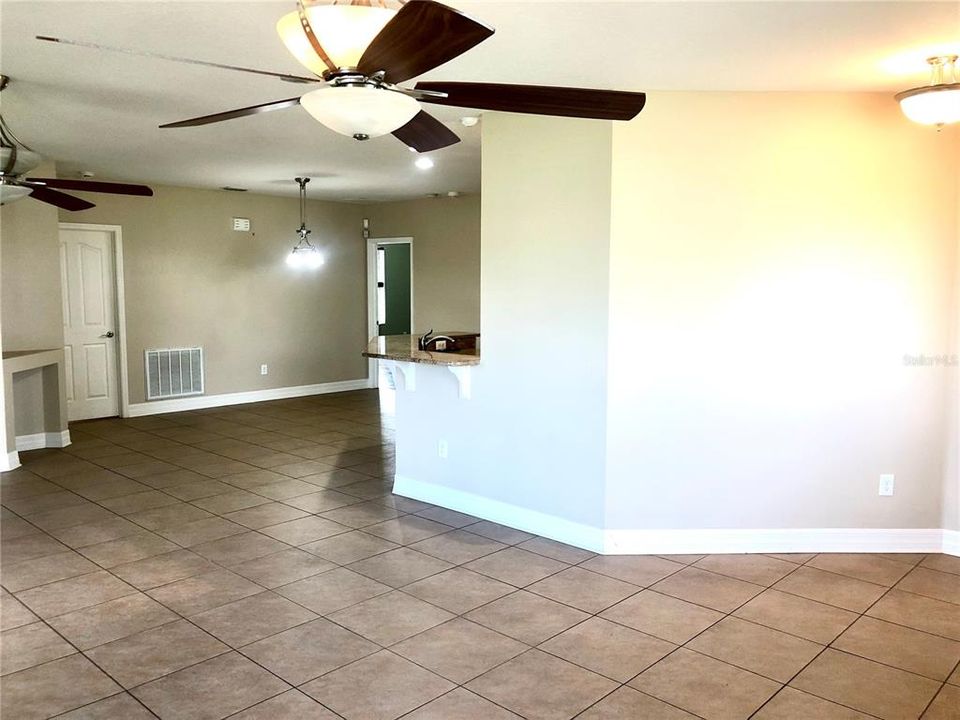 В аренду: $1,900 (3 спален, 2 ванн, 1733 Квадратных фут)