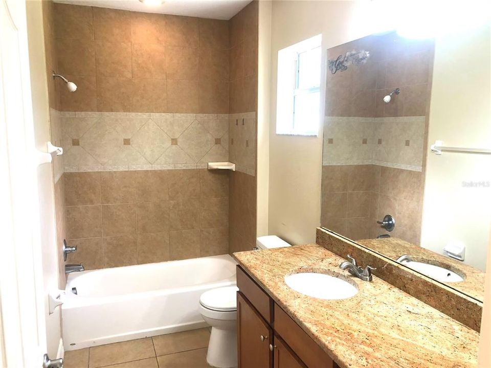 В аренду: $1,900 (3 спален, 2 ванн, 1733 Квадратных фут)