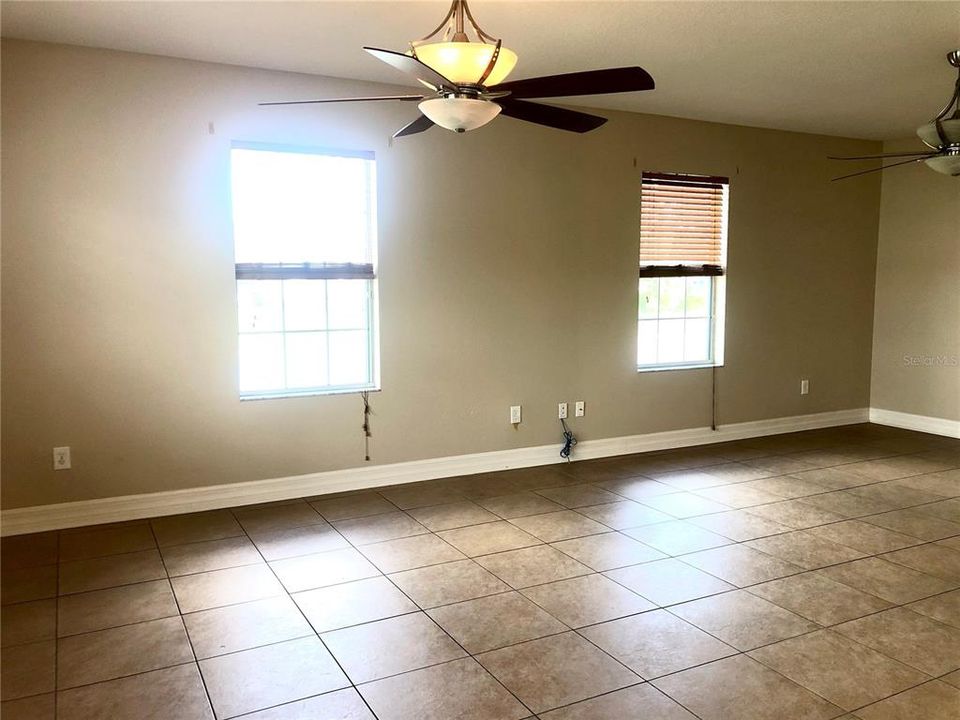 В аренду: $1,900 (3 спален, 2 ванн, 1733 Квадратных фут)