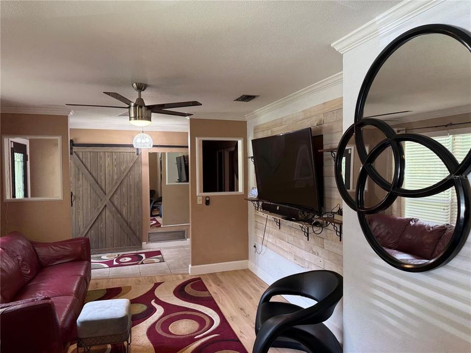 合同活跃: $382,000 (3 贝兹, 2 浴室, 1912 平方英尺)