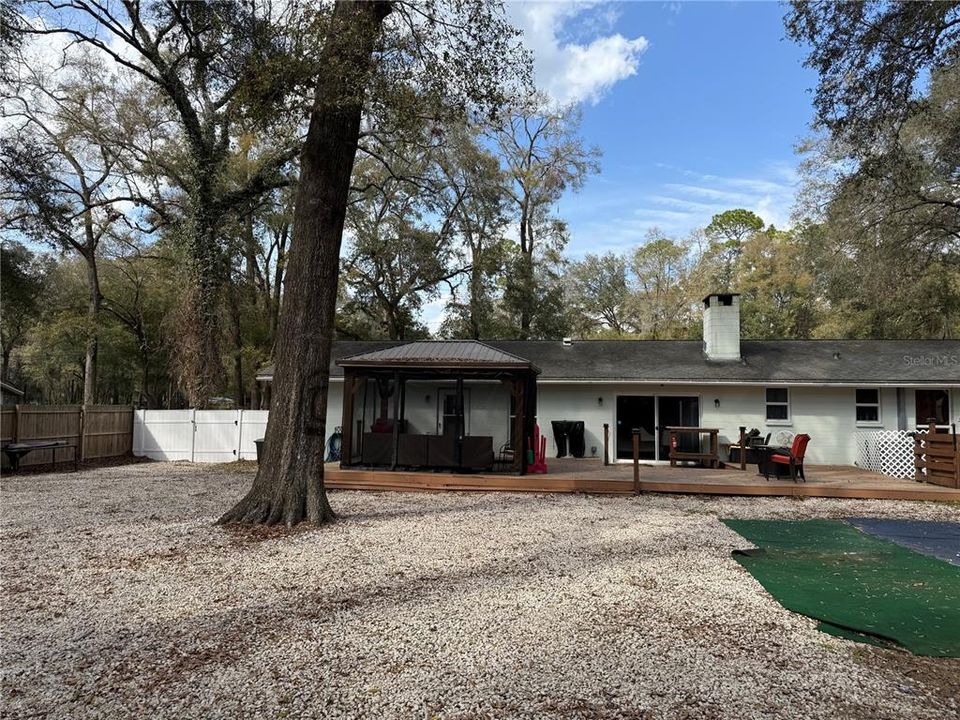 合同活跃: $382,000 (3 贝兹, 2 浴室, 1912 平方英尺)