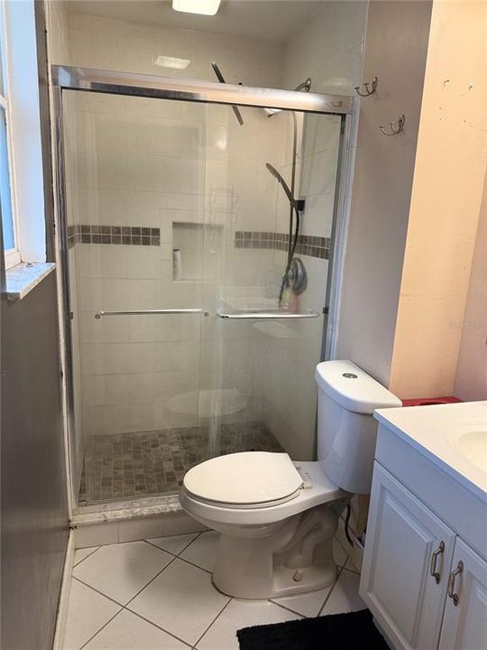 合同活跃: $382,000 (3 贝兹, 2 浴室, 1912 平方英尺)