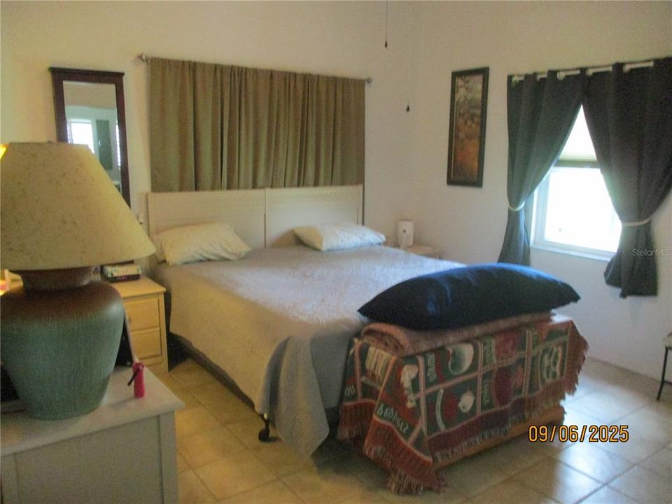 Active With Contract: $276,900 (2 beds, 2 baths, 1216 Square Feet)