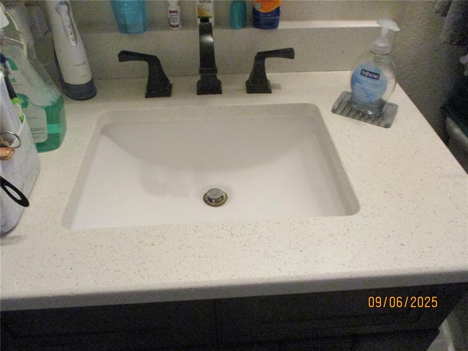 Active With Contract: $276,900 (2 beds, 2 baths, 1216 Square Feet)