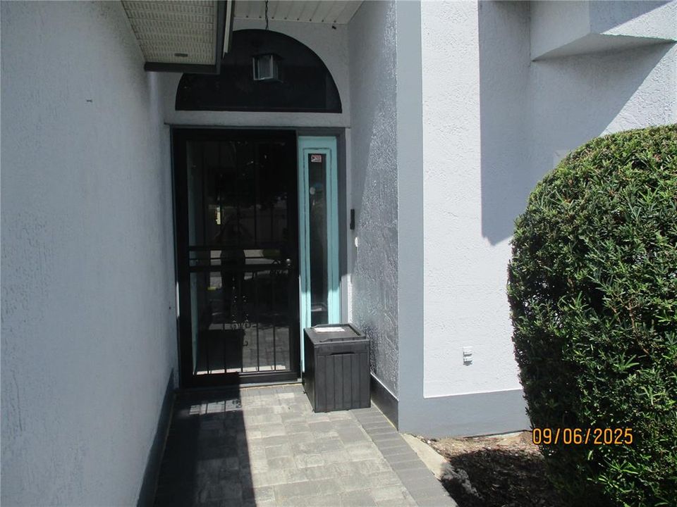 Active With Contract: $276,900 (2 beds, 2 baths, 1216 Square Feet)