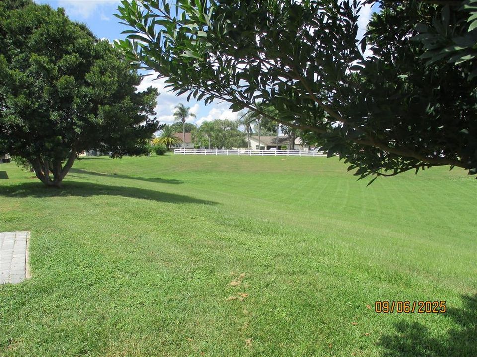 Active With Contract: $276,900 (2 beds, 2 baths, 1216 Square Feet)