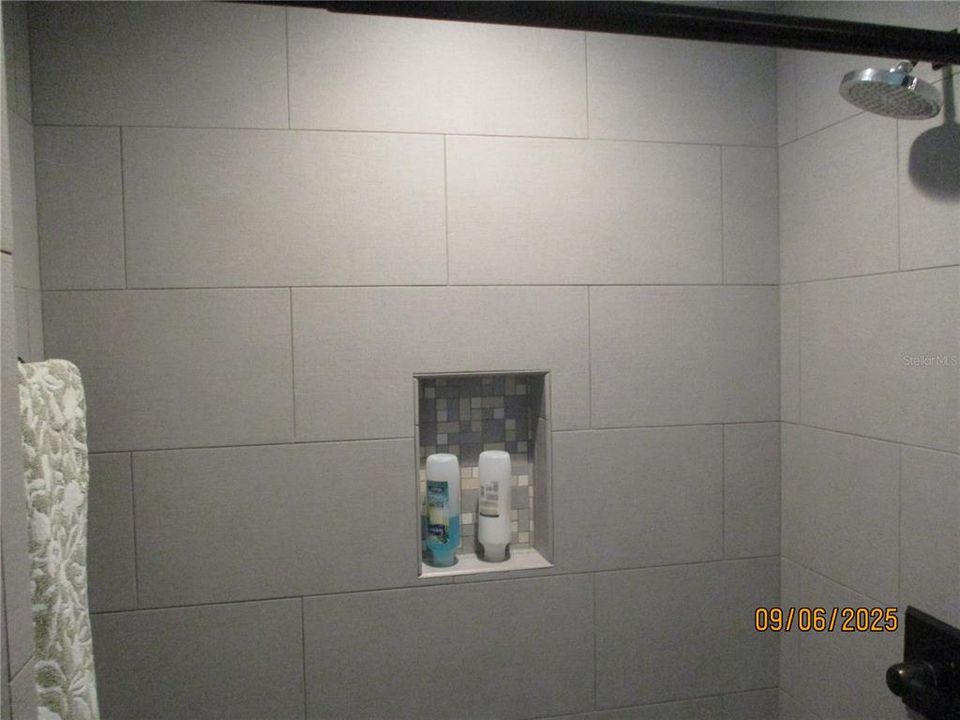 Active With Contract: $276,900 (2 beds, 2 baths, 1216 Square Feet)