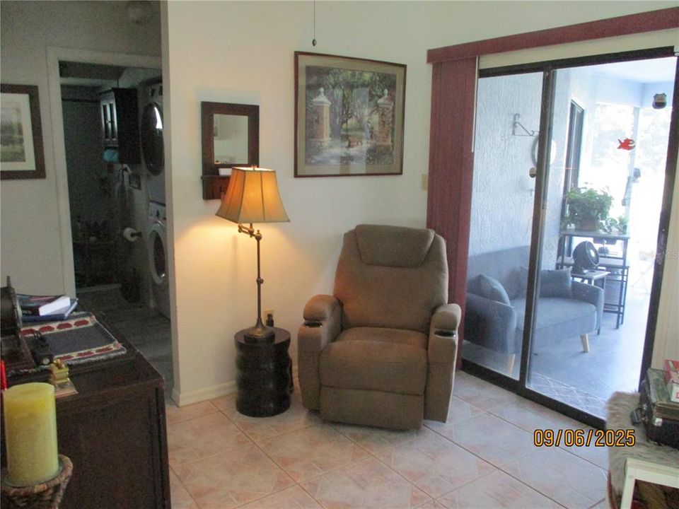 Active With Contract: $276,900 (2 beds, 2 baths, 1216 Square Feet)