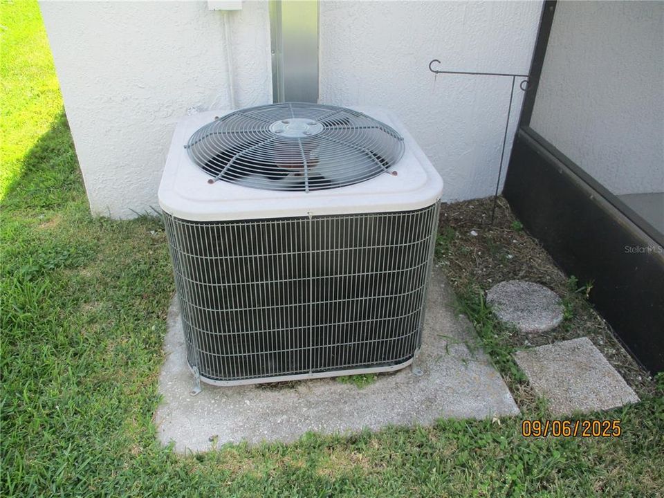 Active With Contract: $276,900 (2 beds, 2 baths, 1216 Square Feet)