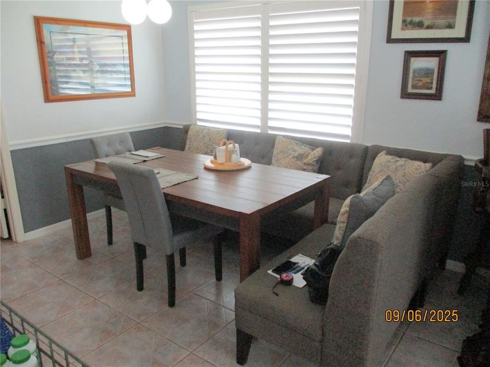 Active With Contract: $276,900 (2 beds, 2 baths, 1216 Square Feet)