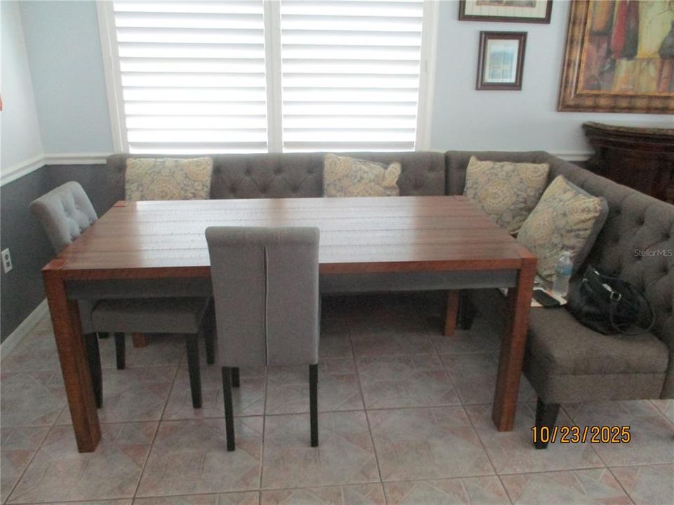 Active With Contract: $276,900 (2 beds, 2 baths, 1216 Square Feet)