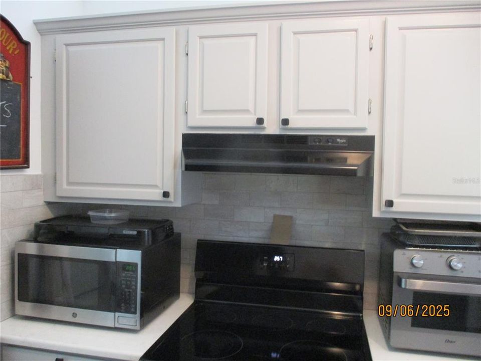 Active With Contract: $276,900 (2 beds, 2 baths, 1216 Square Feet)