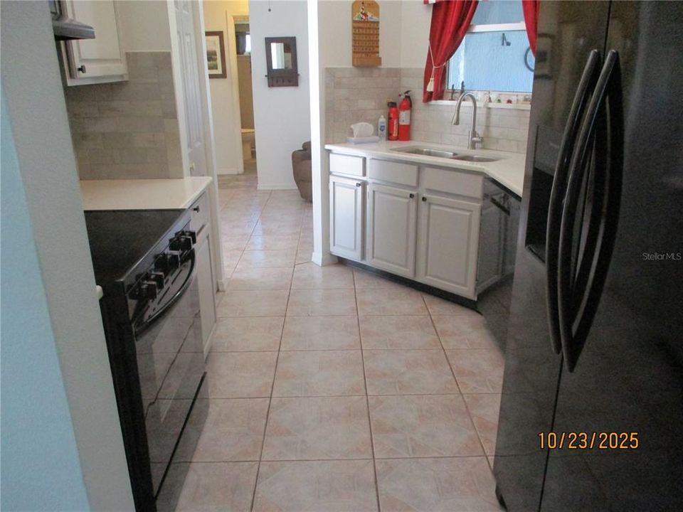 Active With Contract: $276,900 (2 beds, 2 baths, 1216 Square Feet)