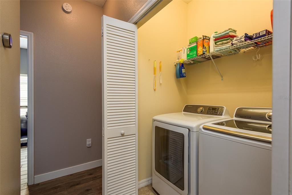 Active With Contract: $319,000 (3 beds, 2 baths, 1413 Square Feet)