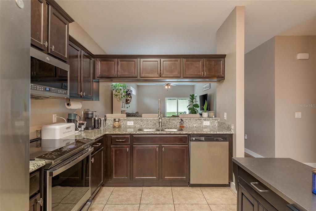 Active With Contract: $319,000 (3 beds, 2 baths, 1413 Square Feet)