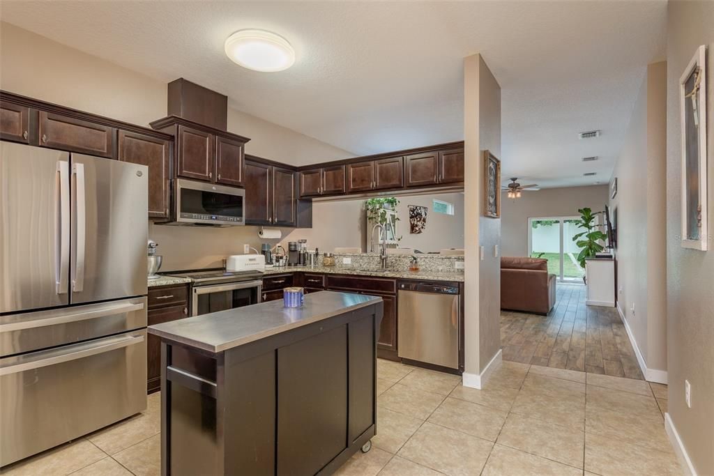 Active With Contract: $319,000 (3 beds, 2 baths, 1413 Square Feet)