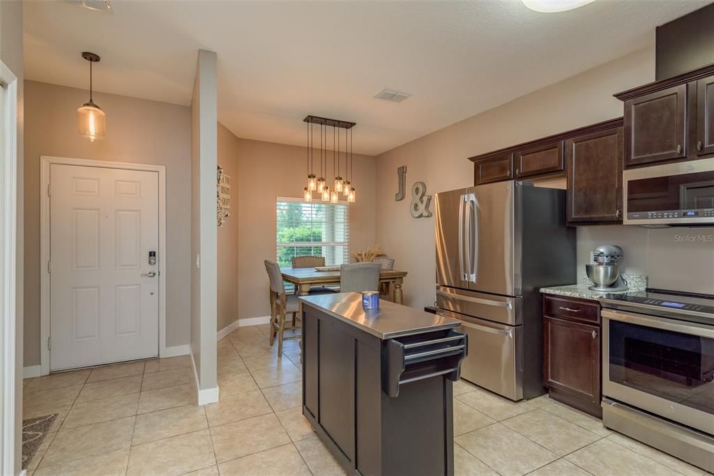 Active With Contract: $319,000 (3 beds, 2 baths, 1413 Square Feet)