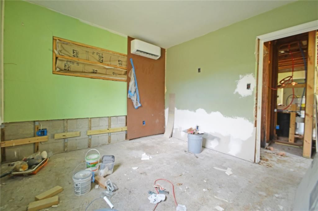 На продажу: $125,000 (2 спален, 1 ванн, 948 Квадратных фут)