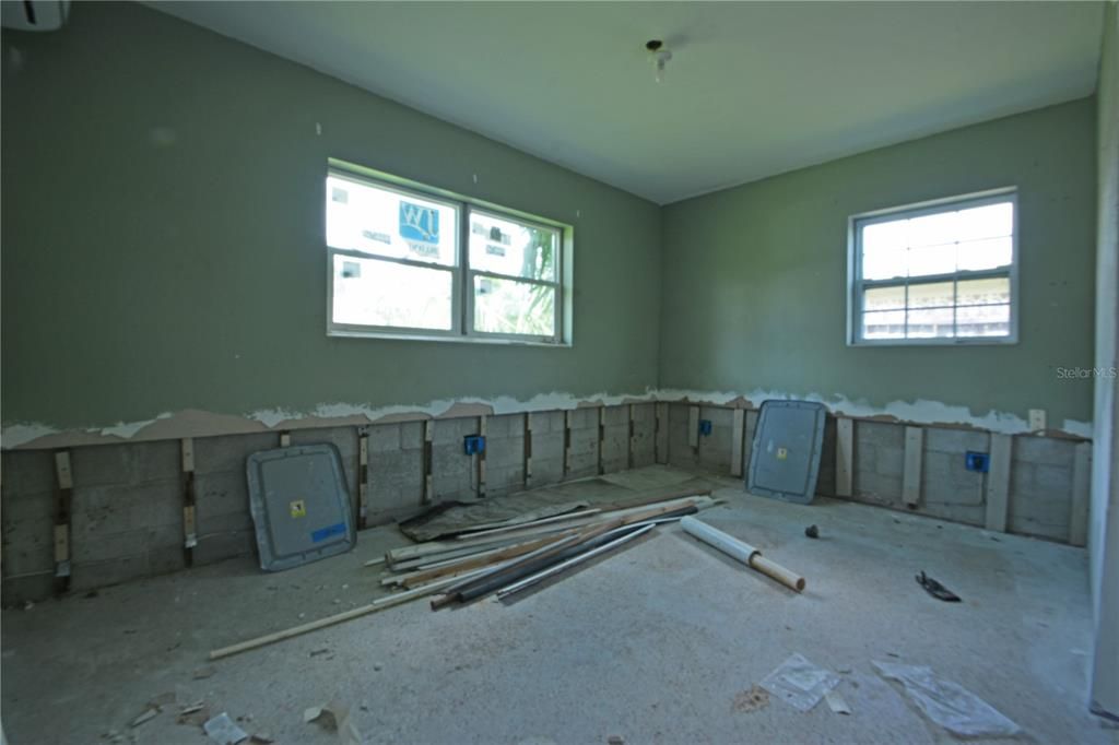 На продажу: $125,000 (2 спален, 1 ванн, 948 Квадратных фут)