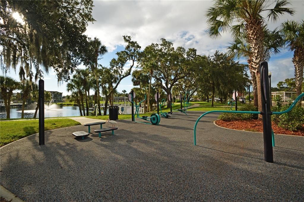 На продажу: $125,000 (2 спален, 1 ванн, 948 Квадратных фут)